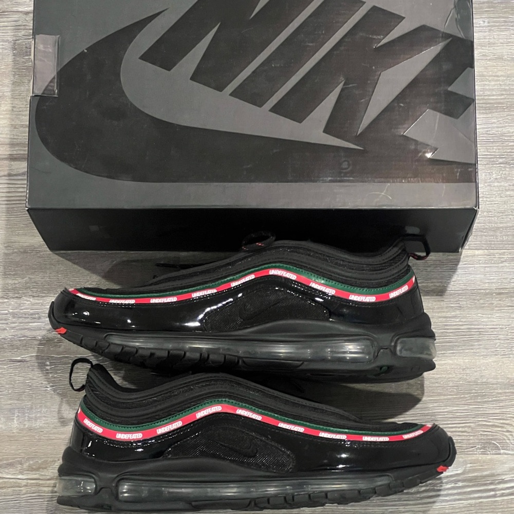 Nike Air Max 97 x Undefeated - Black/Green-White-Red